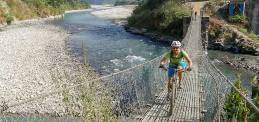 Nepal-MTB-Panorama-Hängebrücke 2021 | Erlebnisrundreisen.de