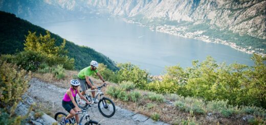 Montenegro-MTB_Panoramablick auf die Bucht von Kotor1 2021 | Erlebnisrundreisen.de