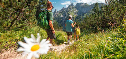 Wanderer in den Ammergauer Alpen - lettas - ©lettas