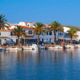 Der kleine Fischerort Fornells - Fundació Foment del Turisme de Menorca - © Fundació Foment del Turisme de Menorca