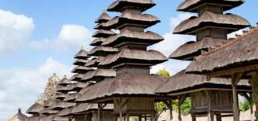 18-tägige Rundreise zu drei Inseln Indonesiens: Hindutempel auf Bali