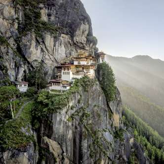 Bhutan deutschsprachig gefuehrte Gruppenreise 2025 | Tinta Tours Erlebnisreisen