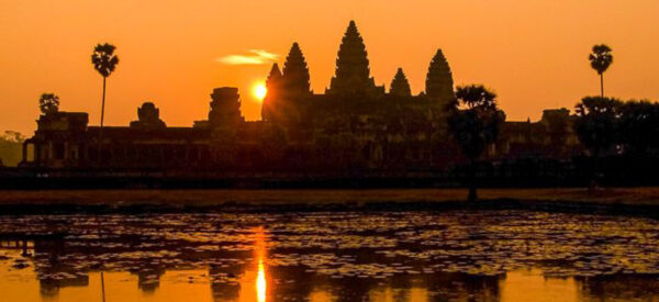 Sonnenaufgang über Angkor Wat