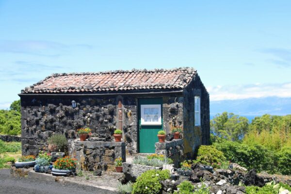 Typisches Steinhaus auf Pico