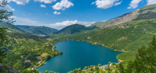 Blick auf den Scanno-See - ValerioMei - © ValerioMei / adobe.com