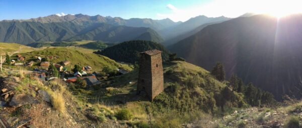 Omalo mit Wehrturm