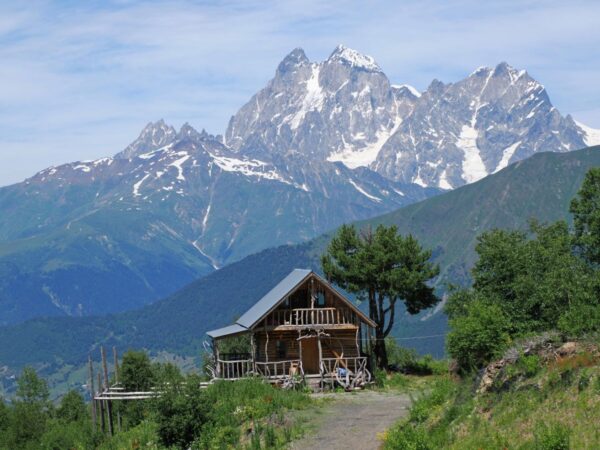 Forsthütte mit traumhaftem Blick zur Ushba