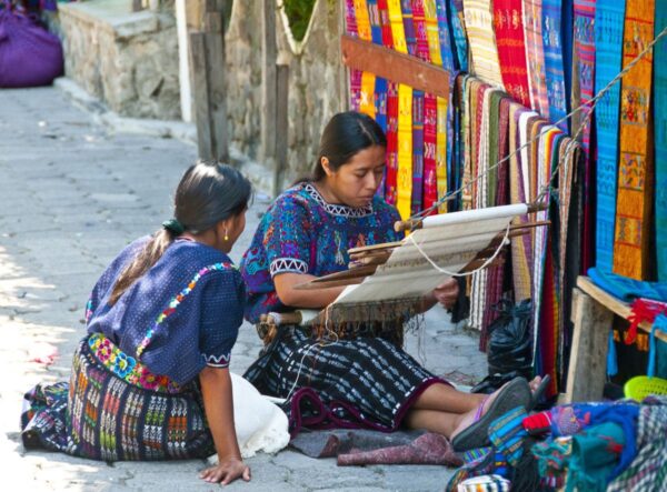 Guatemalas Frauen sind wahre Meister in der Herstellung traditioneller Webarbeiten