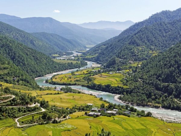 Vom Aussichtspunkt am Khamsun Yulley Namgyel Chörten hat man einen sehr schönen Blick auf das Punakha-Tal.
