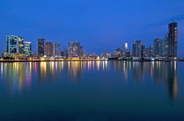 Panama-Stadt bei Nacht