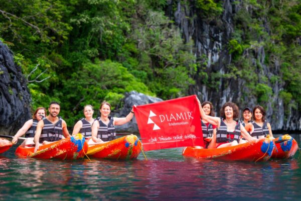 Mit DIAMIR Erlebnisreisen die traumhaften Lagunen von El Nido mit dem Kajak erkunden