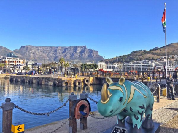 Blick auf den Tafelberg in Kapstadt, selten ohne Wolken