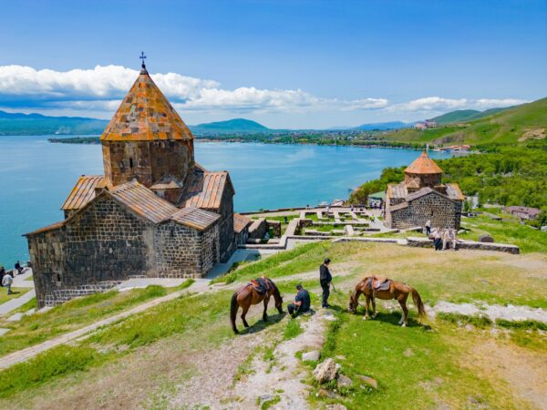 Gruppenreise Georgien & Armenien: Mit Flair 2026 | Erlebnisrundreisen.de
