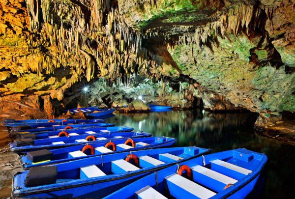 Boat,Ride,In,Diros,Caves,,A,Great,Way,To,Discover
