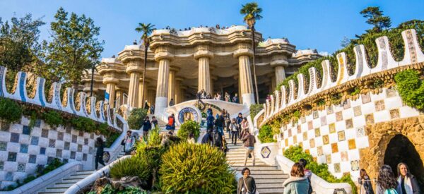 Haupttreppe im Park Güell in Barcelona