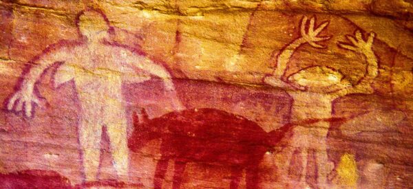 Felsmalerei in einer Quinkan-Höhle