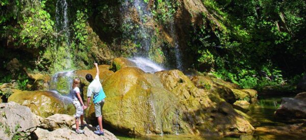 Wasserfall im Alexander-Humboldt-Nationalpark