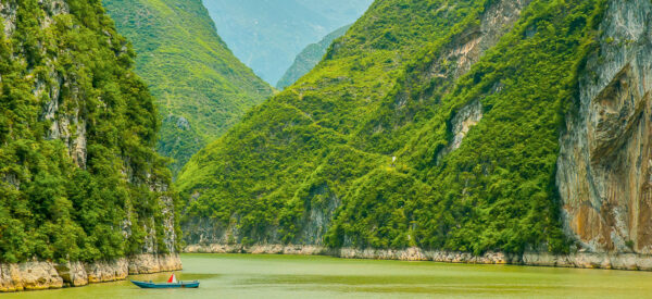 Three gorges, Yangtze river