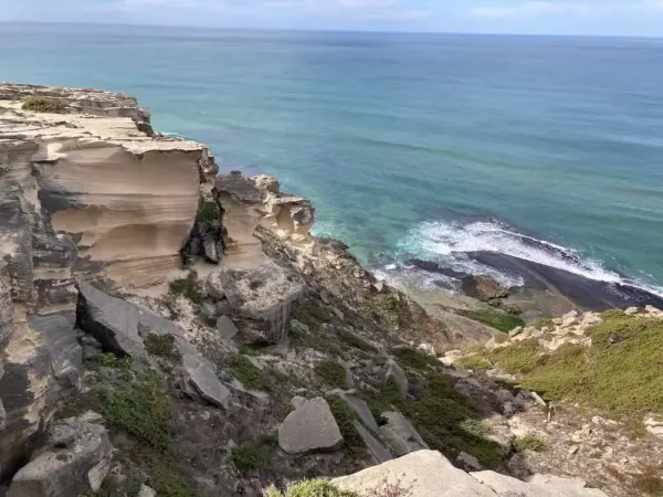 Sandfelsen bei Praia da Aguda - Kathleen Becker - Erlebnisrundreisen.de