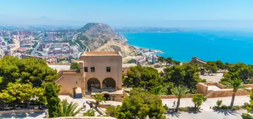 Ausblick vom Castillo Santa Bárbara - vli86 - © vli86 / Adobe.com - Erlebnisrundreisen.de
