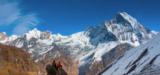 Blick auf den heiligen Berg Machapuchare - danmir12 - danmir12 /Adobe.com - Erlebnisrundreisen.de