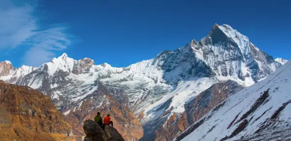 Blick auf den heiligen Berg Machapuchare - danmir12 - danmir12 /Adobe.com - Erlebnisrundreisen.de