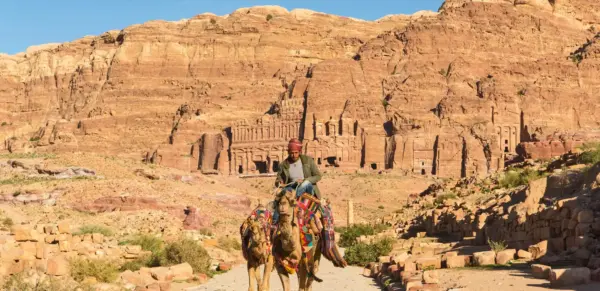 Kamelreiter in Petra - Achim Rosenfeld - Erlebnisrundreisen.de