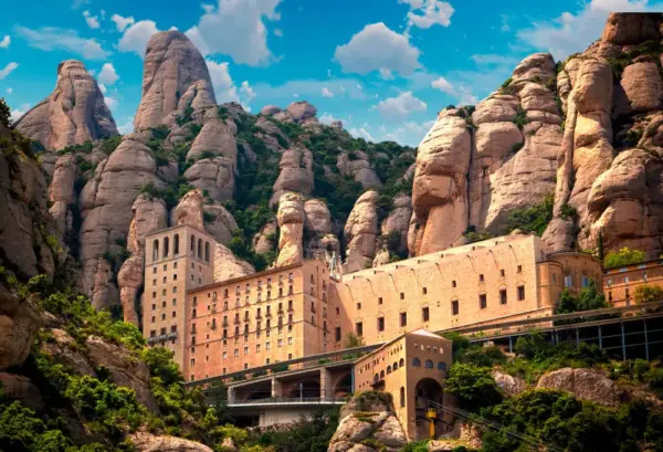 Kloster Montserrat - UnitedPixels / Adobe.com - © UnitedPixels / Adobe.com - Erlebnisrundreisen.de