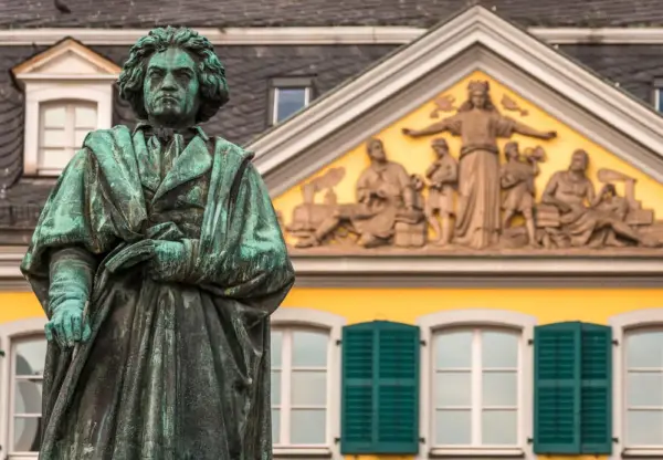 Beethoven-Statue in Bonn - alexgres - © alexgres / Adobe.com - Erlebnisrundreisen.de