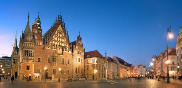 Rathausplatz in Breslau - tilialucida - © tilialucida / Adobe.com - Erlebnisrundreisen.de