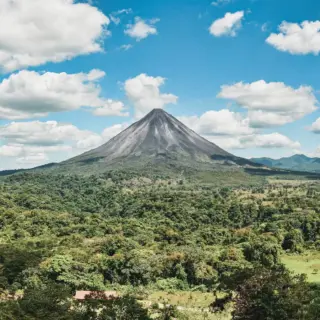 Blick auf den Arenal - SimonMichael - © SimonMichael / Adobe.com - Erlebnisrundreisen.de