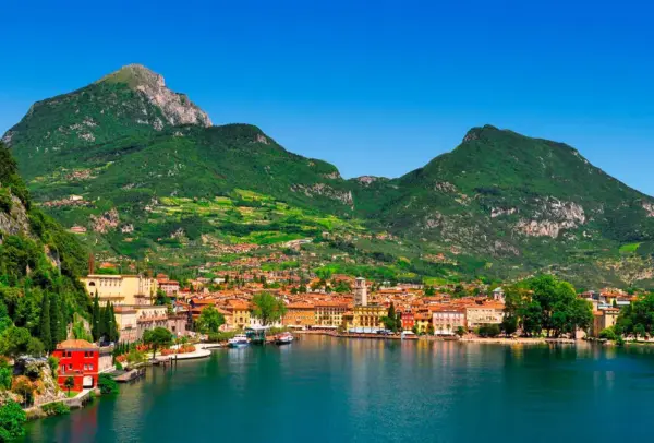 Blick auf Riva - venca - © venca / Adobe.com - Erlebnisrundreisen.de