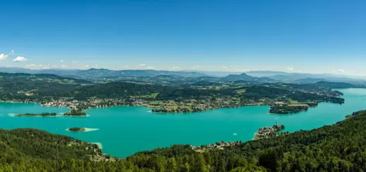 Blick auf den Wörthersee - ErnstUlrich - © ErnstUlrich / Adobe.com - Erlebnisrundreisen.de