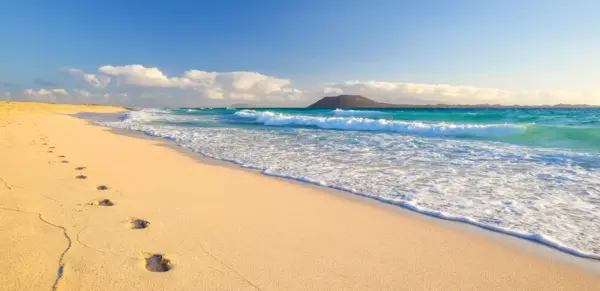 Strand von Corralejo - Juergen Wallstabe - © Juergen Wallstabe / Adobe.com - Erlebnisrundreisen.de