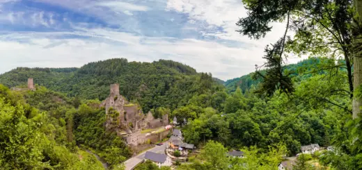 Auf dem Manderscheider Burgenpfad - ontronix - © ontronix / Adobe.com - Erlebnisrundreisen.de