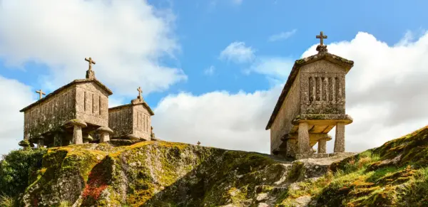 Getreidespeicher in Soajo - Peter Bartel - Erlebnisrundreisen.de
