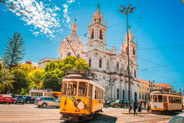 Straßenbahn in Lissabon - Filip / adobe.com - © Filip / adobe.com - Erlebnisrundreisen.de