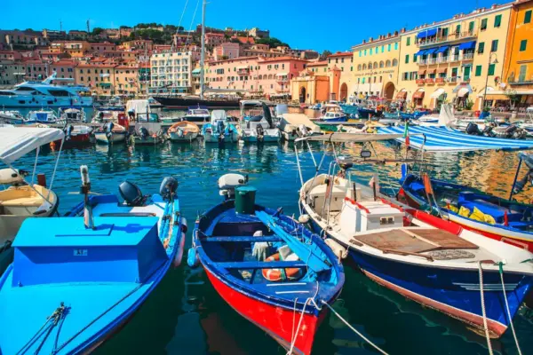 Im Hafen von Portoferraio - © Val Thoermer / Adobe.com - Erlebnisrundreisen.de