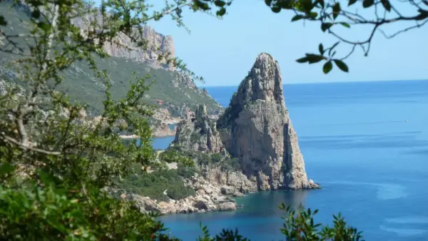 Blick auf die Pedra Longa - Horst Fuhrmann - Erlebnisrundreisen.de