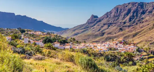 Blick auf Fataga im Inselsüden - zm_photo - © zm_photo / Adobe.com - Erlebnisrundreisen.de