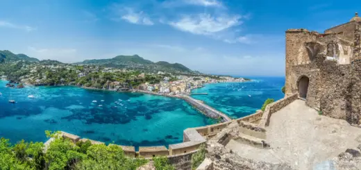 Blick vom Castello Aragonese - Serenity-H - © Serenity-H / Adobe.com - Erlebnisrundreisen.de