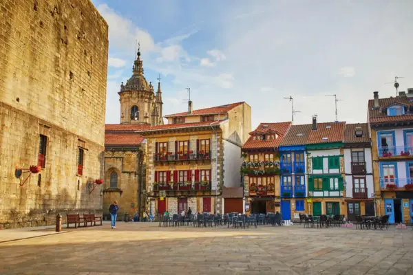 Altstadt von Hondarribia - Ekaterina Pokrovsky - © Ekaterina Pokrovsky / Adobe.com - Erlebnisrundreisen.de