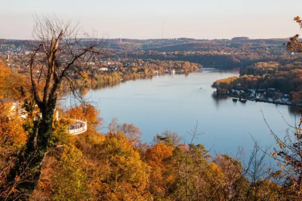 Blick von der Isenburg auf den Baldeneysee - mitifoto - © mitifoto / Adobe.com - Erlebnisrundreisen.de