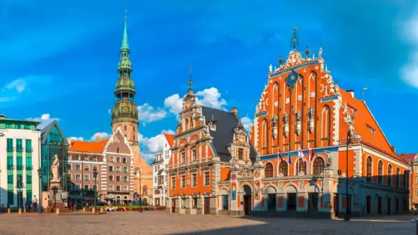 Das Schwarzhäupterhaus auf dem Rathausplatz der lettischen Hauptstadt Riga - Sergii Figurnyi - © Sergii Figurnyi / adobe.com - Erlebnisrundreisen.de