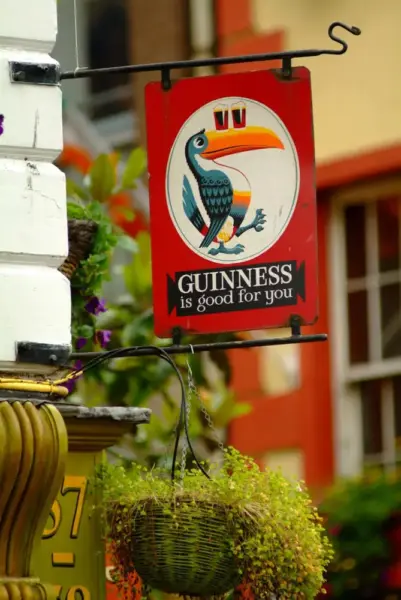 Impression im Viertel Temple Bar - Tony Pleavin - ©Tourism Ireland - Erlebnisrundreisen.de