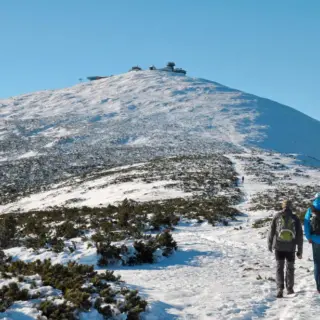 Wandern mit Blick auf die Schneekoppe - Marcin / Adobe.com - © Marcin / Adobe.com - Erlebnisrundreisen.de