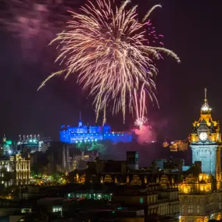 Feuerwerk über Edinburgh - Kenny Lam - © VisitScotland / Kenny Lam - Erlebnisrundreisen.de