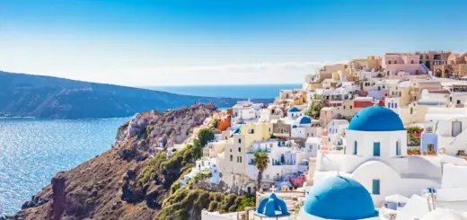 Blick auf Oia - icemanphotos - © icemanphotos / Adobe.com - Erlebnisrundreisen.de