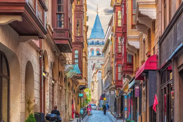 Blick auf den Galata-Turm - AlexAnton - © AlexAnton / Adobe.com - Erlebnisrundreisen.de