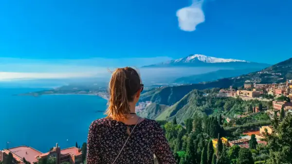 Blick auf den Etna von Taormina aus - Chris - © Chris / Adobe.com - Erlebnisrundreisen.de